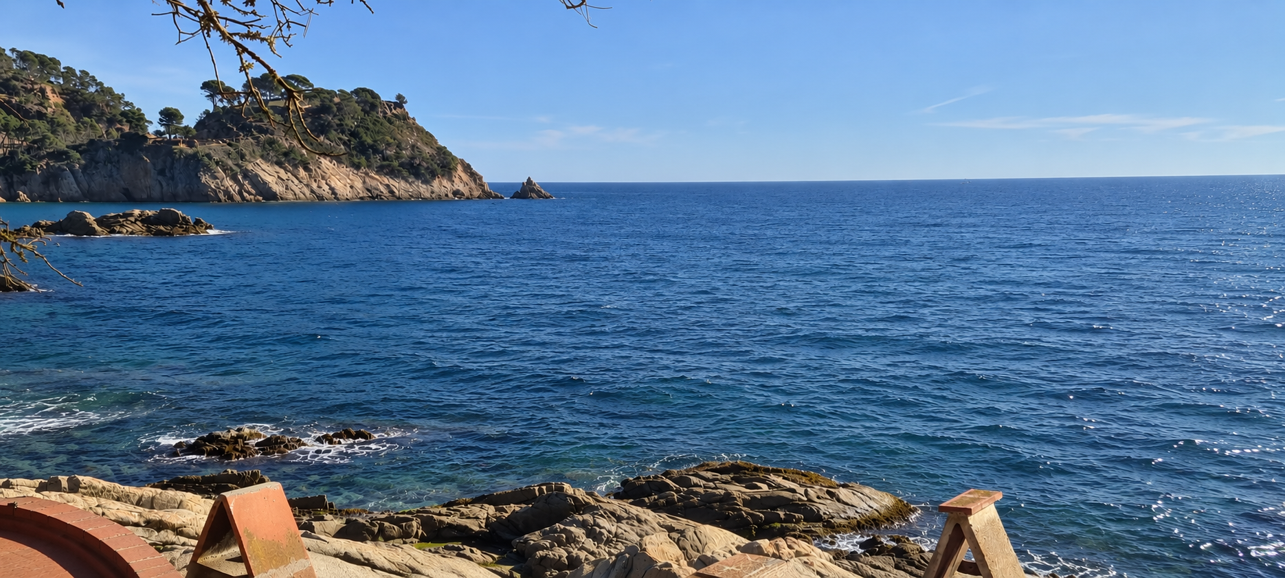 Vista de la Punta del Castell desde s'Alguer, en la Costa Brava